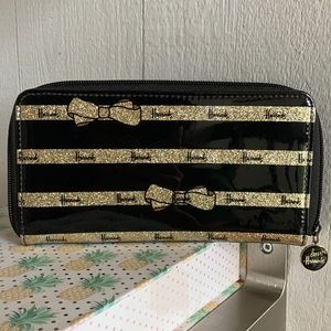 Harrods of London Zip Wallet